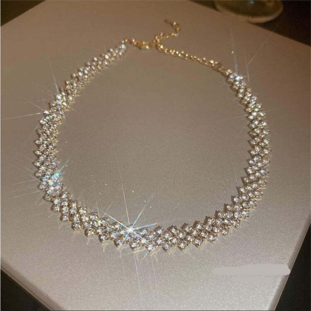 Gold rhinestone necklace - Picture 2 of 4